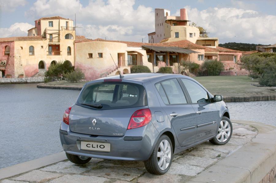  Renault Clio 2006 года  (фото 48 из 97)